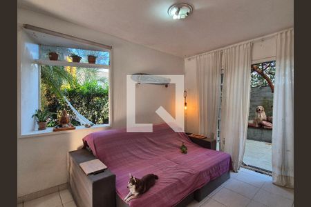 Sala de TV de casa de condomínio à venda com 4 quartos, 126m² em Vargem Grande, Rio de Janeiro