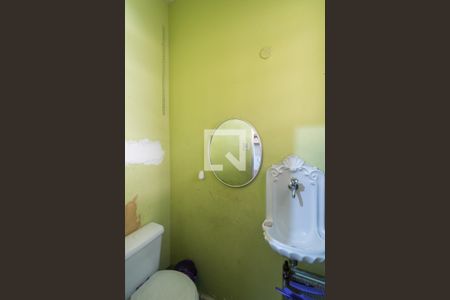 Casa de condomínio à venda com 90m², 4 quartos e 3 vagas Casa de condomínio à venda com 90m², 4 quartos e 3 vagasLavabo da Suíte 2