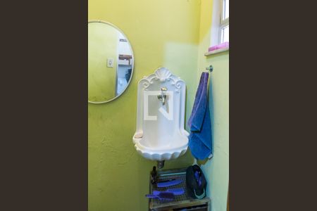 Casa de condomínio à venda com 90m², 4 quartos e 3 vagas Casa de condomínio à venda com 90m², 4 quartos e 3 vagasLavabo da Suíte 2