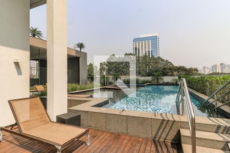 Studio à venda com 33m², 1 quarto e 1 vaga Studio à venda com 33m², 1 quarto e 1 vagaÁrea comum - Piscina