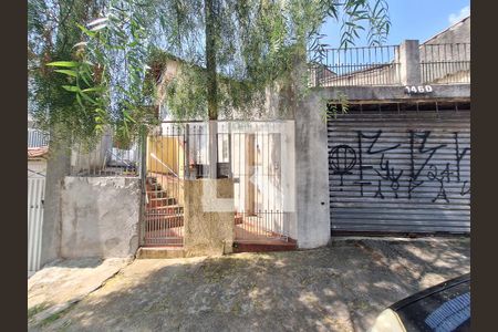 Casa à venda com 200m², 5 quartos e 4 vagas Casa à venda com 200m², 5 quartos e 4 vagasFachada