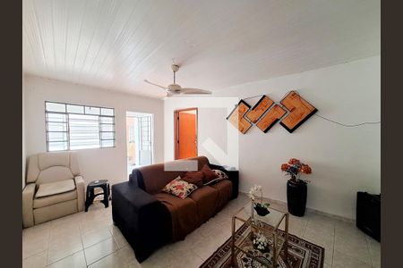 Casa à venda com 200m², 5 quartos e 4 vagas Casa à venda com 200m², 5 quartos e 4 vagasSala casa 2