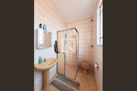 Casa à venda com 200m², 5 quartos e 4 vagas Casa à venda com 200m², 5 quartos e 4 vagasBanheiro casa 2