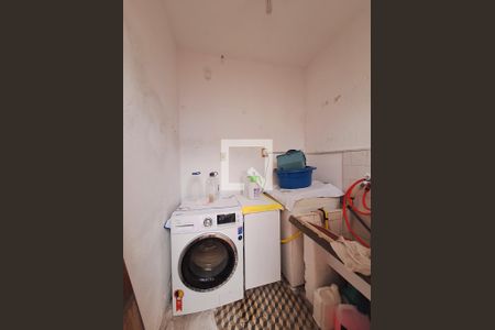 Casa à venda com 200m², 5 quartos e 4 vagas Casa à venda com 200m², 5 quartos e 4 vagasÁrea de Serviço