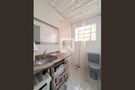 Casa à venda com 200m², 5 quartos e 4 vagas Casa à venda com 200m², 5 quartos e 4 vagasBanheiro