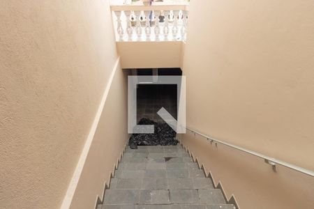 Casa à venda com 125m², 5 quartos e 2 vagasEscada