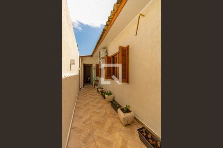 Casa à venda com 160m², 3 quartos e 3 vagas Casa à venda com 160m², 3 quartos e 3 vagasÁrea externa