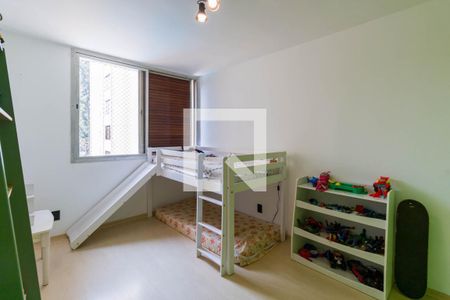 Apartamento à venda com 183m², 4 quartos e 2 vagasQuarto 2