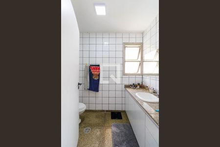 Apartamento à venda com 183m², 4 quartos e 2 vagasBanheiro