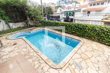 Casa à venda com 300m², 3 quartos e 2 vagasPiscina
