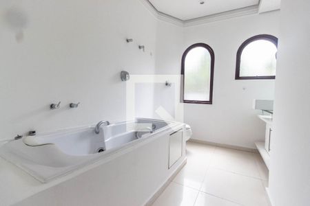 Casa à venda com 300m², 3 quartos e 2 vagasSuíte