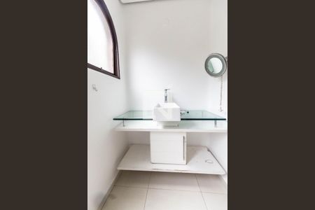 Casa à venda com 300m², 3 quartos e 2 vagasSuíte