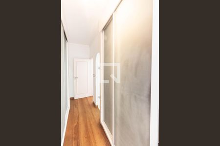 Casa à venda com 300m², 3 quartos e 2 vagasCloset