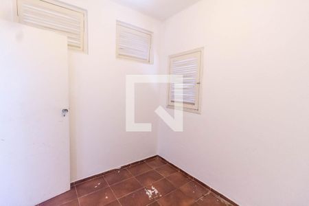 Casa à venda com 300m², 3 quartos e 2 vagasQuarto de serviço