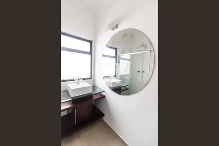 Casa à venda com 300m², 3 quartos e 2 vagasSuíte