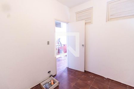 Casa à venda com 300m², 3 quartos e 2 vagasQuarto de serviço