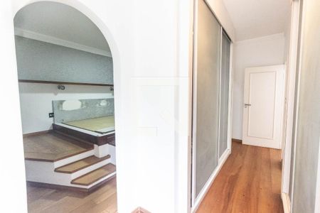Casa à venda com 300m², 3 quartos e 2 vagasCloset