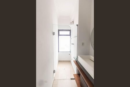 Casa à venda com 300m², 3 quartos e 2 vagasSuíte