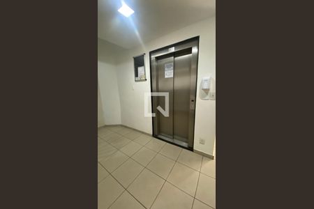 Apartamento à venda com 75m², 3 quartos e 1 vagaHall social