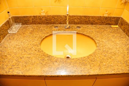 Apartamento à venda com 220m², 3 quartos e 3 vagasBanheiro social