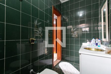 Casa à venda com 375m², 4 quartos e 3 vagasBanheiro da Suíte 1 