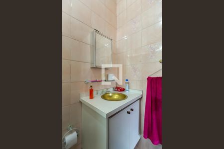 Casa à venda com 375m², 4 quartos e 3 vagasBanheiro da Suíte 2