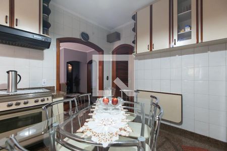 Casa à venda com 375m², 4 quartos e 3 vagasCozinha - Armários