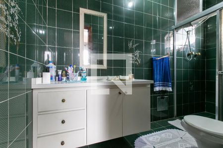 Casa à venda com 375m², 4 quartos e 3 vagasBanheiro da Suíte 1 