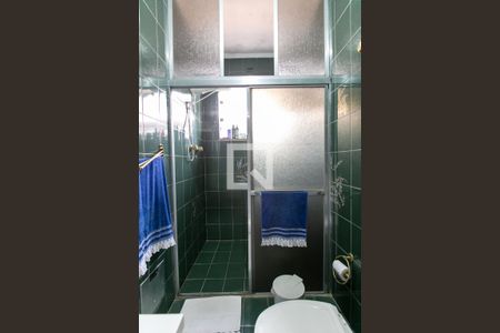 Casa à venda com 375m², 4 quartos e 3 vagasBanheiro da Suíte 1 