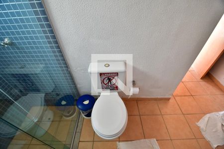 Casa à venda com 350m², 3 quartos e 4 vagasBanheiro de Serviço