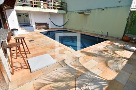 Casa à venda com 350m², 3 quartos e 4 vagasPiscina