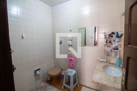 Casa à venda com 250m², 5 quartos e 5 vagasBanheiro da Suíte 1