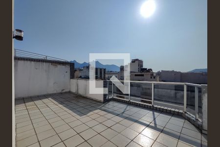 Apartamento à venda com 140m², 2 quartos e 2 vagasTerraço
