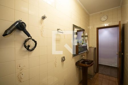 Casa à venda com 172m², 2 quartos e 2 vagasBanheiro