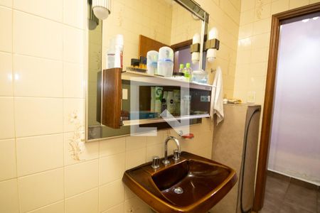 Casa à venda com 172m², 2 quartos e 2 vagasBanheiro