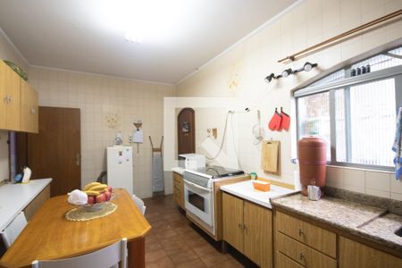 Casa à venda com 172m², 2 quartos e 2 vagasCozinha