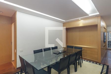 Apartamento para alugar com 250m², 3 quartos e 2 vagas Apartamento para alugar com 250m², 3 quartos e 2 vagasSala