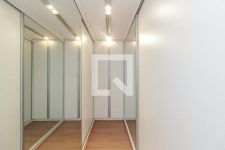 Apartamento para alugar com 250m², 3 quartos e 2 vagas Apartamento para alugar com 250m², 3 quartos e 2 vagasQuarto 1 - Suíte