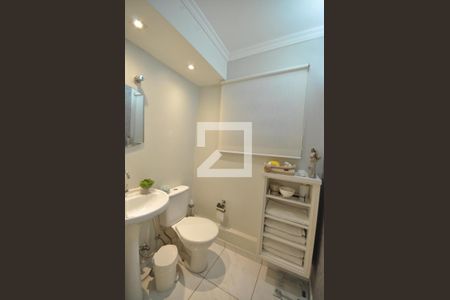 Casa à venda com 220m², 3 quartos e 2 vagasLavabo