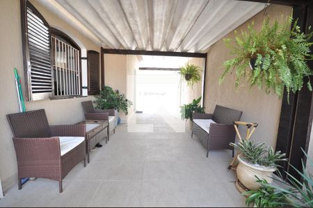 Casa à venda com 220m², 3 quartos e 2 vagasEspaço Convivência