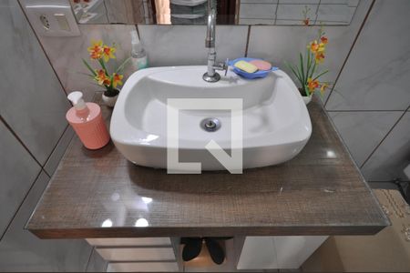 Casa à venda com 220m², 3 quartos e 2 vagasBanheiro 3