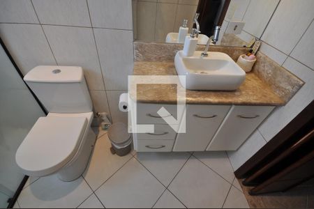 Casa à venda com 220m², 3 quartos e 2 vagasBanheiro