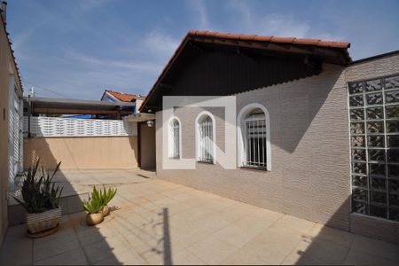 Casa à venda com 220m², 3 quartos e 2 vagasQuintal