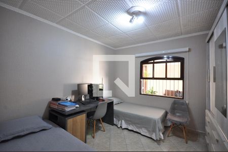 Casa à venda com 220m², 3 quartos e 2 vagasQuarto 2