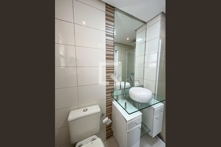 Apartamento à venda com 57m², 2 quartos e 1 vaga Apartamento à venda com 57m², 2 quartos e 1 vagaBanheiro