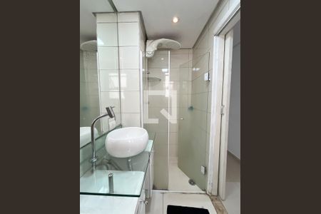 Apartamento à venda com 57m², 2 quartos e 1 vaga Apartamento à venda com 57m², 2 quartos e 1 vagaBanheiro