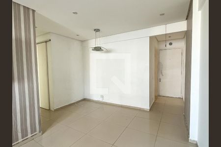 Apartamento à venda com 57m², 2 quartos e 1 vaga Apartamento à venda com 57m², 2 quartos e 1 vagaSala