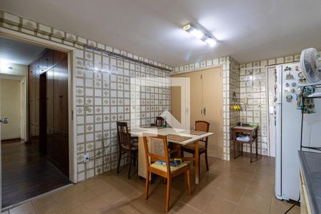 Apartamento à venda com 172m², 5 quartos e 3 vagasCozinha