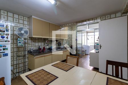 Apartamento à venda com 172m², 5 quartos e 3 vagasCozinha