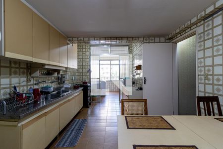 Apartamento à venda com 172m², 5 quartos e 3 vagasCozinha